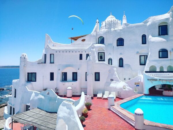 Casa Pueblo Club Hotel. Punta del Este, Uruguay. Puede reservarlo con la Agencia de Viajes ATN Travel Services.